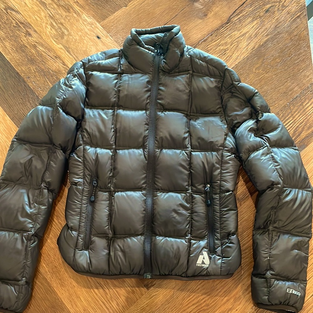 Like New women’s Eddie Bauer Army green nylon shell goose down puffer jacket